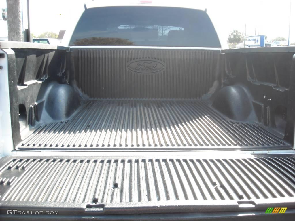 2006 F150 FX4 SuperCrew 4x4 - Oxford White / Black/Medium Flint photo #17