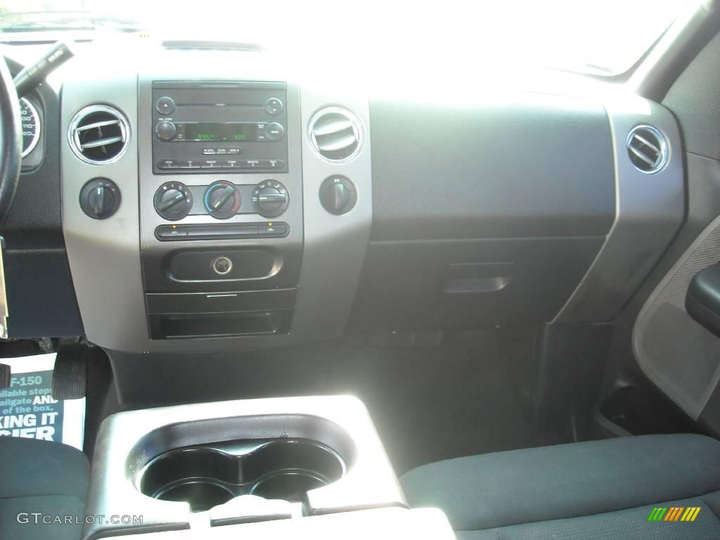 2006 F150 FX4 SuperCrew 4x4 - Oxford White / Black/Medium Flint photo #28
