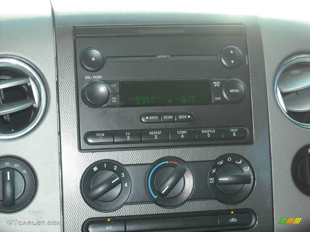 2006 F150 FX4 SuperCrew 4x4 - Oxford White / Black/Medium Flint photo #29