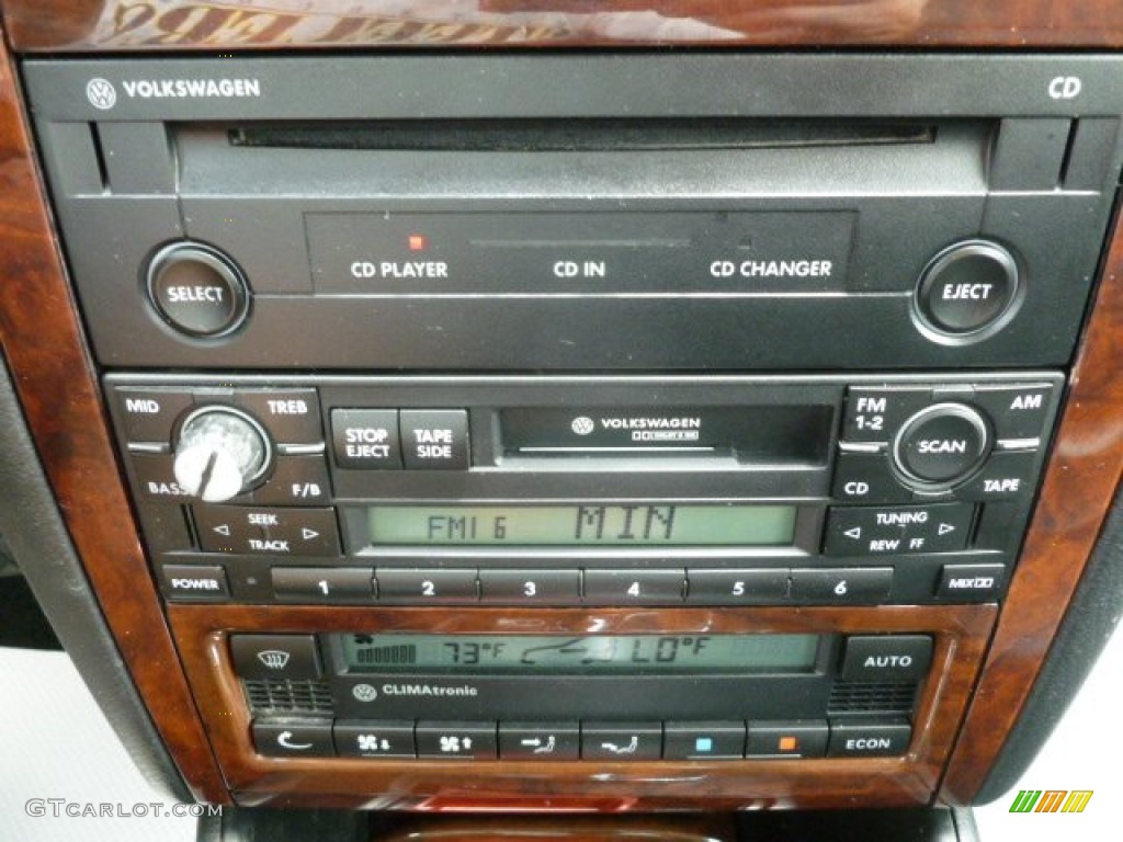 2002 Volkswagen Jetta GLX VR6 Wagon Controls Photo #67014822