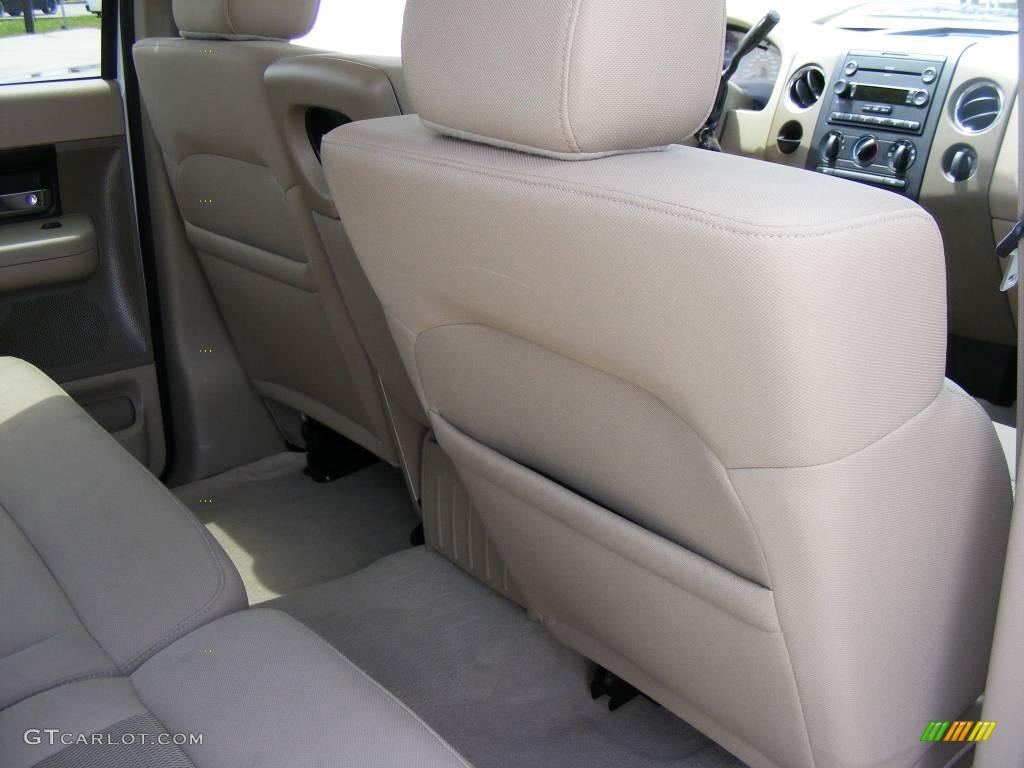 2006 F150 XLT SuperCrew - Oxford White / Tan photo #25