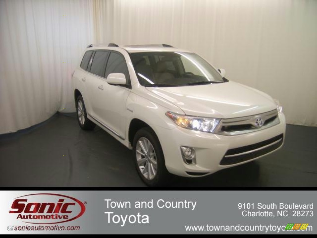 Blizzard White Pearl Toyota Highlander