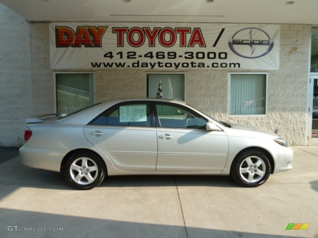 2006 Camry SE - Lunar Mist Metallic / Dark Charcoal photo #1