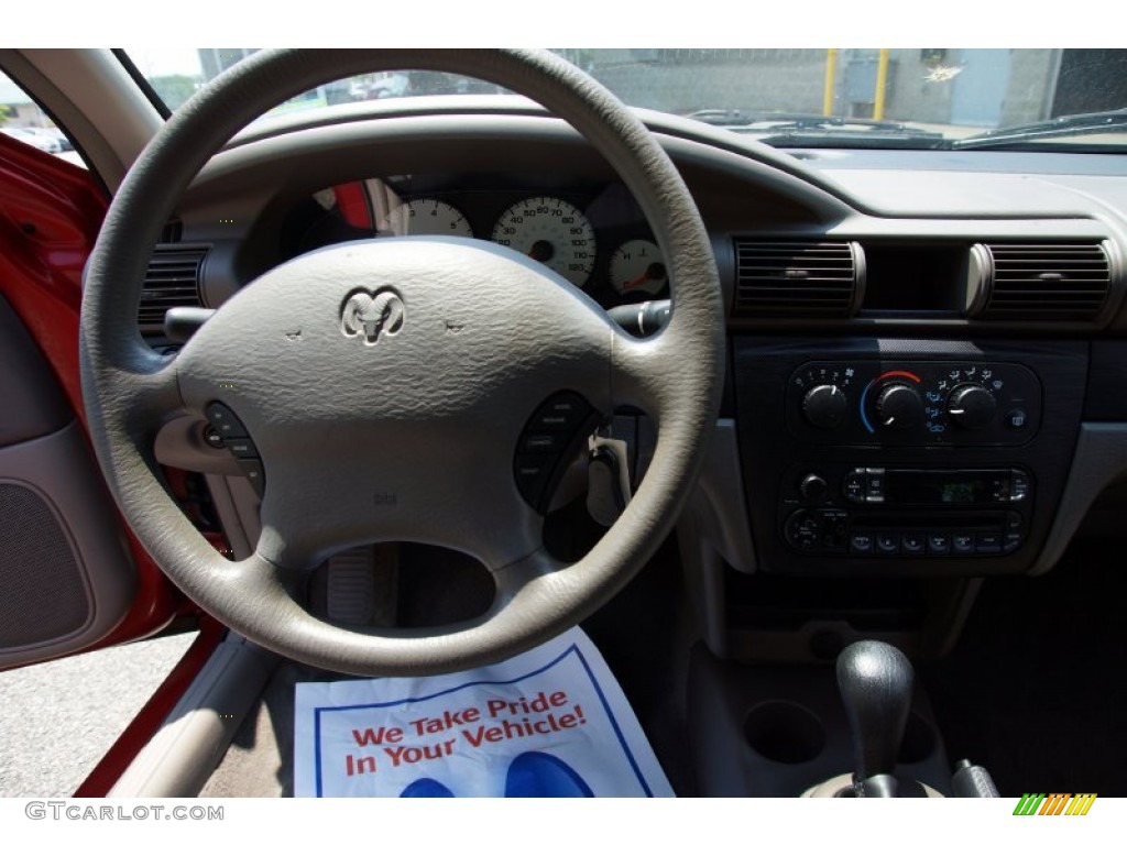 2002 Stratus SE Sedan - Inferno Red Pearl / Dark Slate Gray photo #16