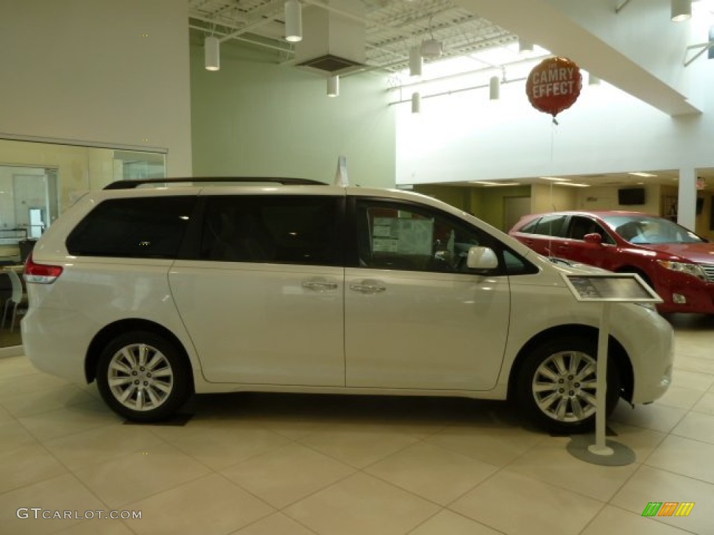 Blizzard White Pearl Toyota Sienna