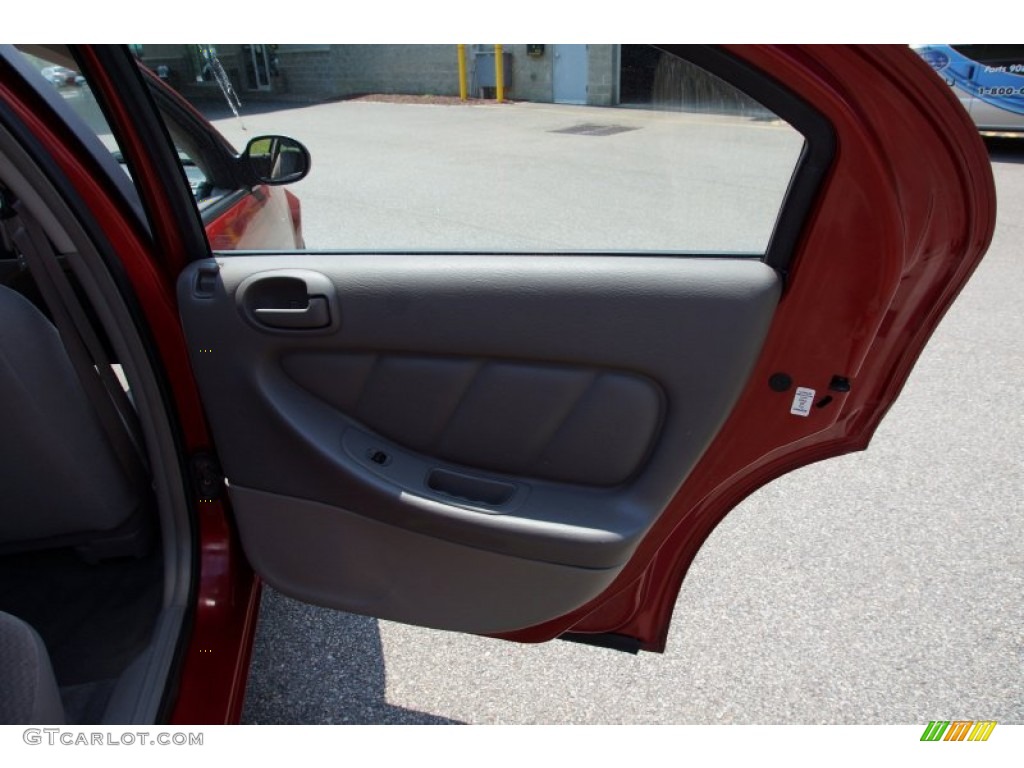 2002 Stratus SE Sedan - Inferno Red Pearl / Dark Slate Gray photo #54