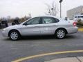 2006 Silver Frost Metallic Ford Taurus SE  photo #15