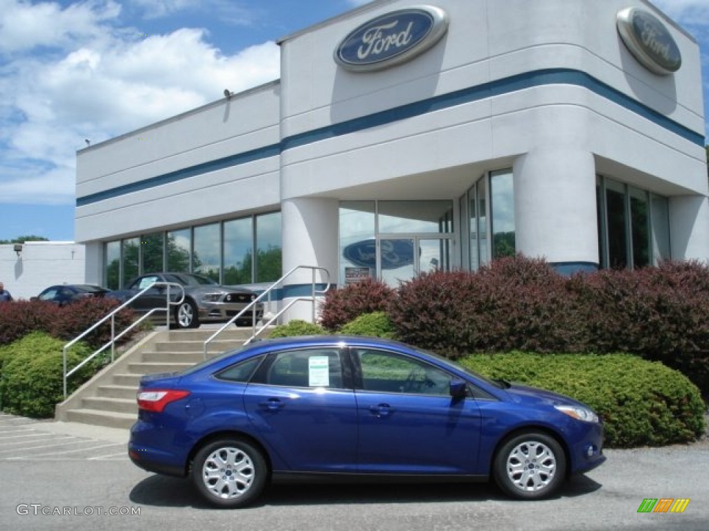 2012 Focus SE Sedan - Sonic Blue Metallic / Charcoal Black photo #1