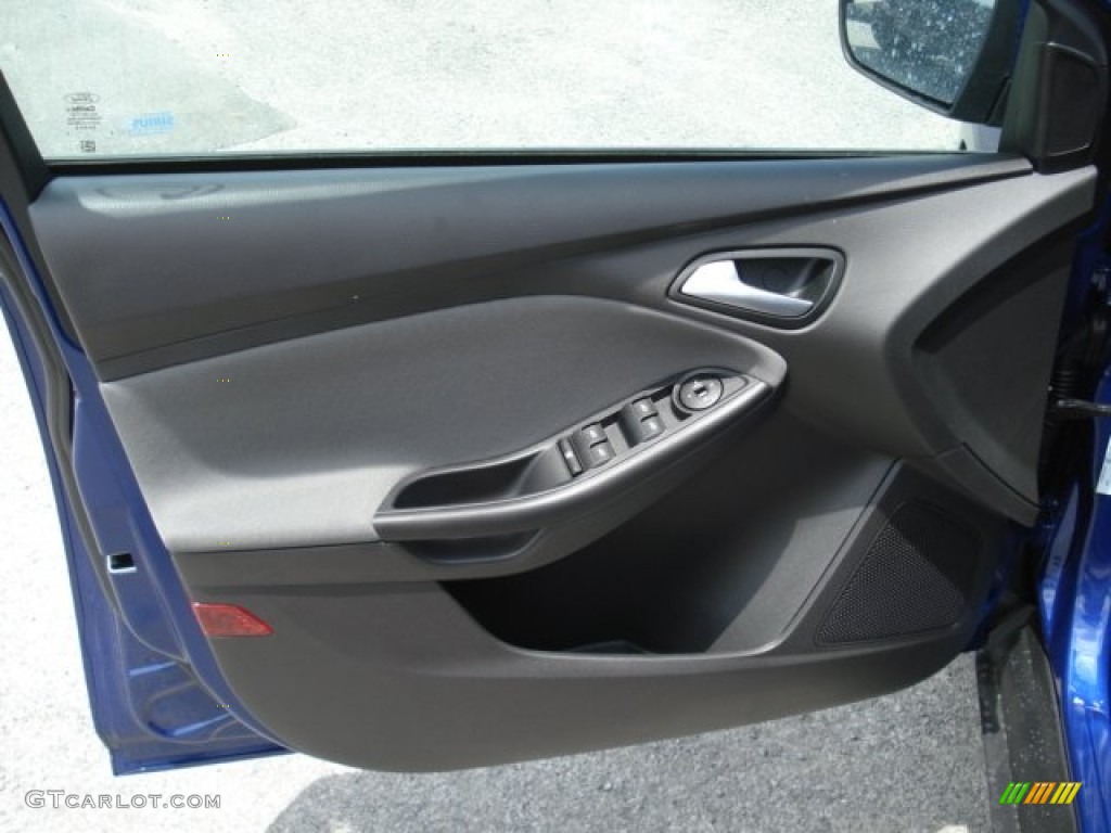 2012 Focus SE Sedan - Sonic Blue Metallic / Charcoal Black photo #12