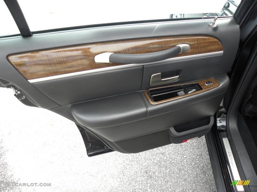 2007 Lincoln Town Car Designer Black Door Panel Photo #67029204
