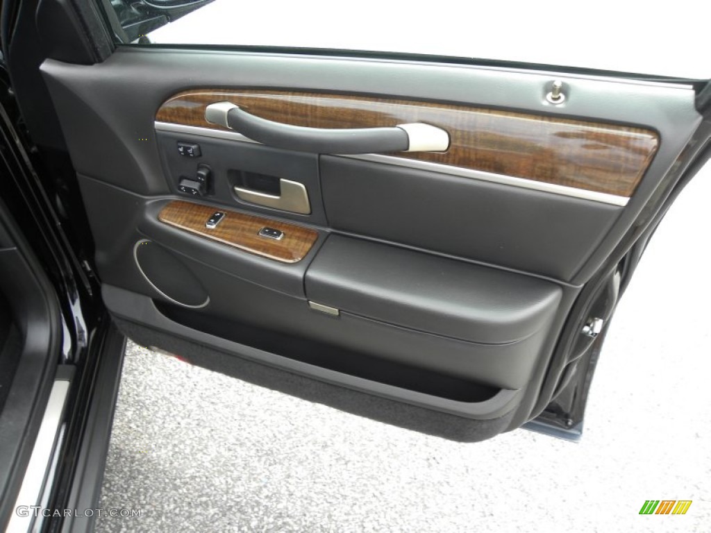 2007 Lincoln Town Car Designer Black Door Panel Photo #67029222