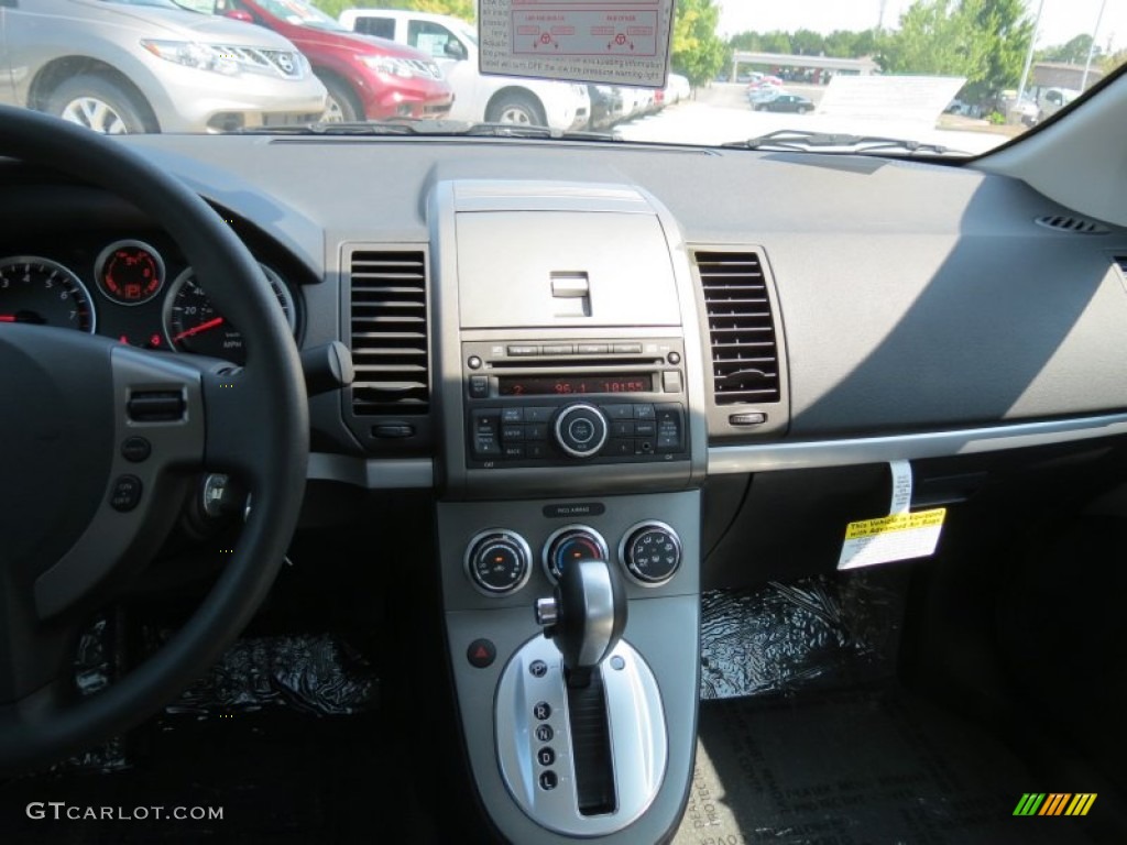 2012 Sentra 2.0 SR - Aspen White / Charcoal photo #12