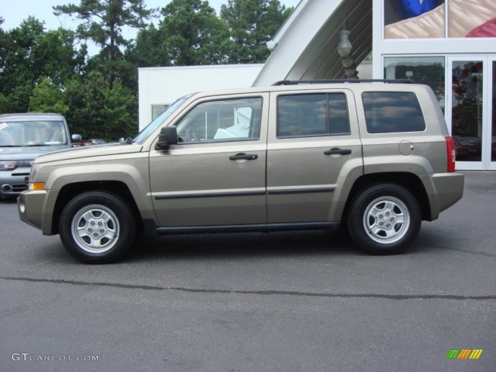 2007 Patriot Sport 4x4 - Light Khaki Metallic / Pastel Pebble Beige photo #7