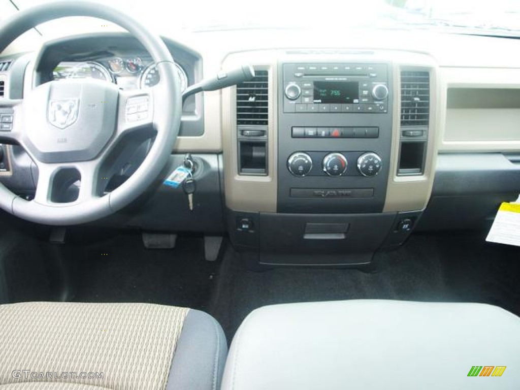 2012 Ram 1500 ST Crew Cab - Bright White / Dark Slate Gray/Medium Graystone photo #5