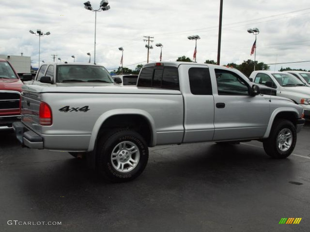 2003 Dakota Sport Club Cab 4x4 - Bright Silver Metallic / Dark Slate Gray photo #3