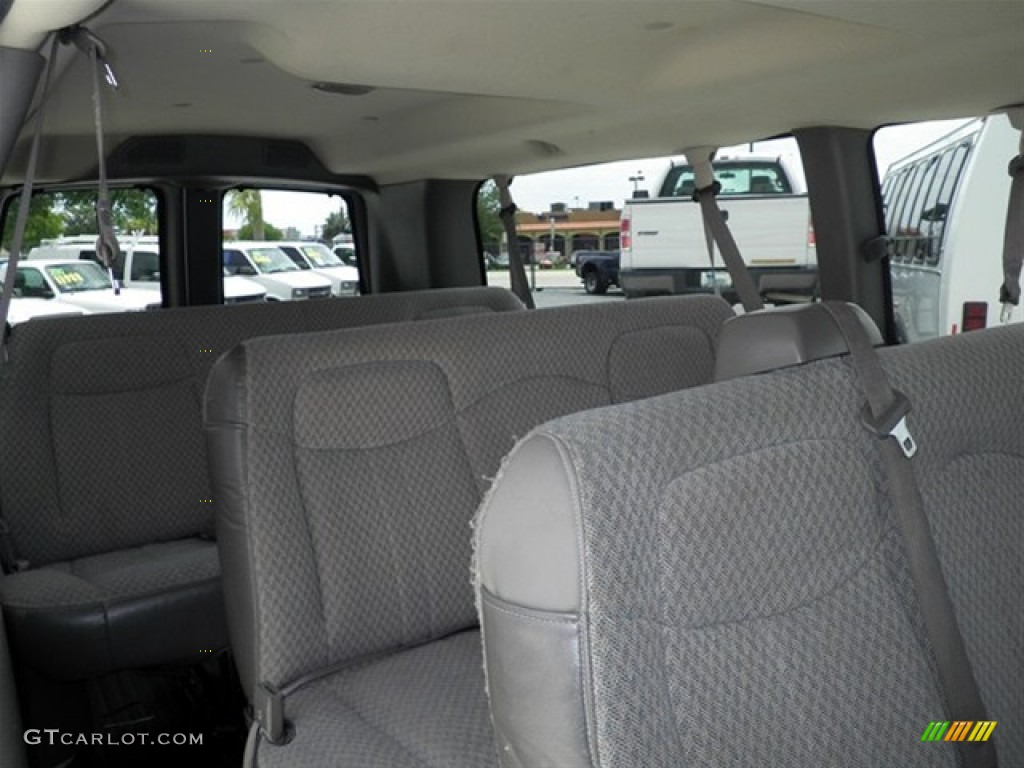 Medium Dark Pewter Interior 2006 Chevrolet Express LS 3500 Extended Passenger van Photo #67043085