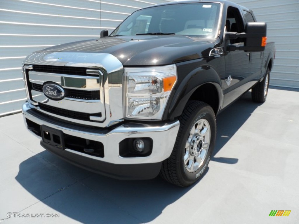 2012 F250 Super Duty Lariat Crew Cab 4x4 - Tuxedo Black Metallic / Black photo #7