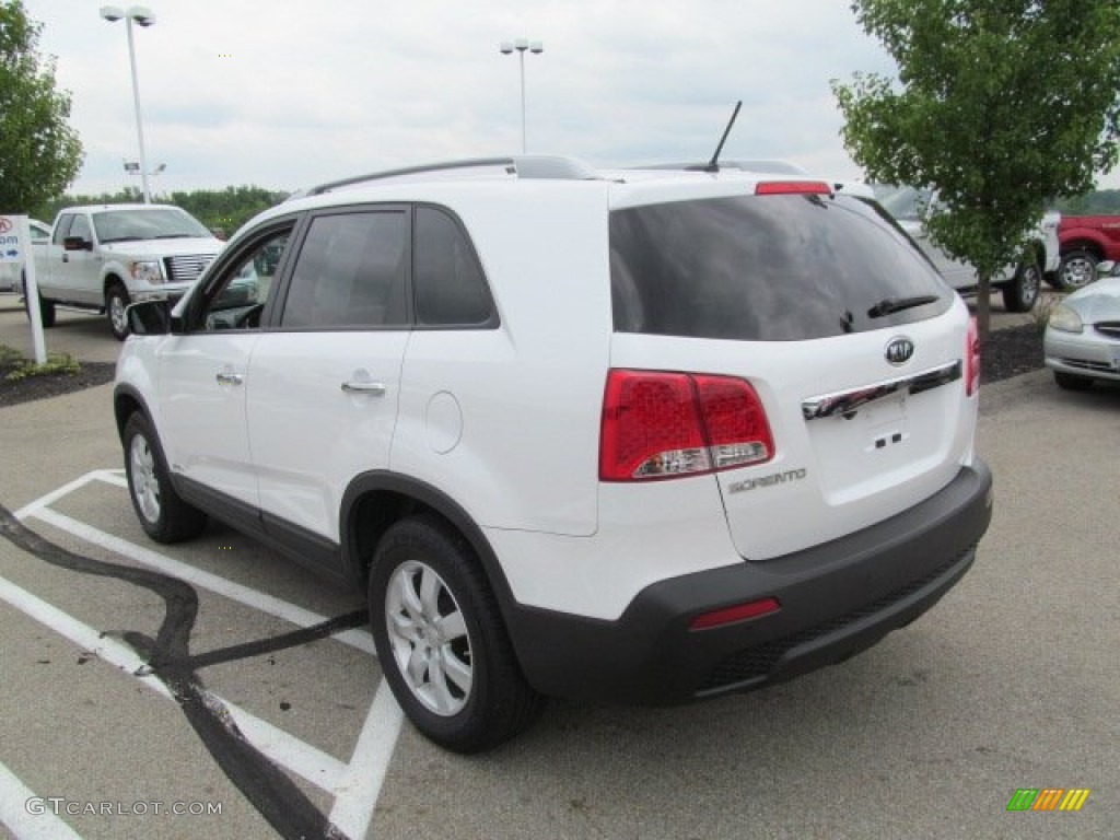 2011 Sorento LX AWD - Snow White Pearl / Beige photo #8