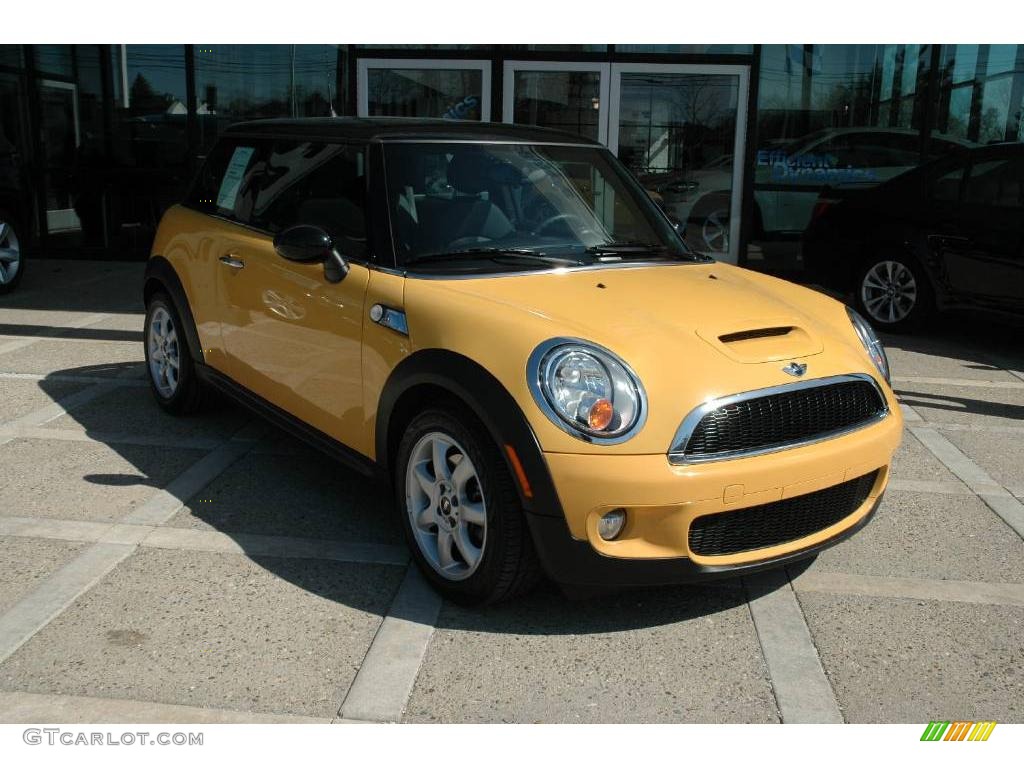 2008 Cooper S Hardtop - Mellow Yellow / Grey/Black photo #1