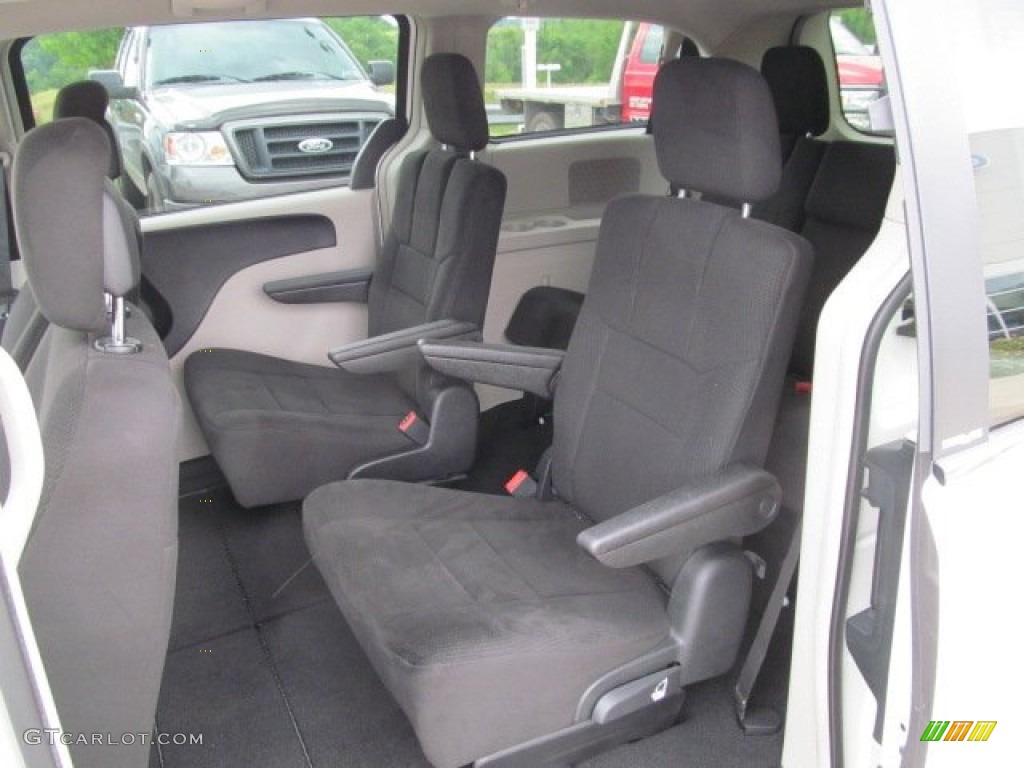 2012 Grand Caravan Crew - Stone White / Black/Light Graystone photo #19