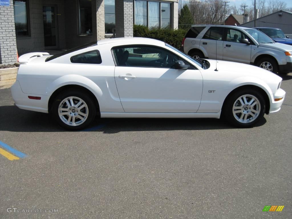2007 Mustang GT Premium Coupe - Performance White / Dark Charcoal photo #1