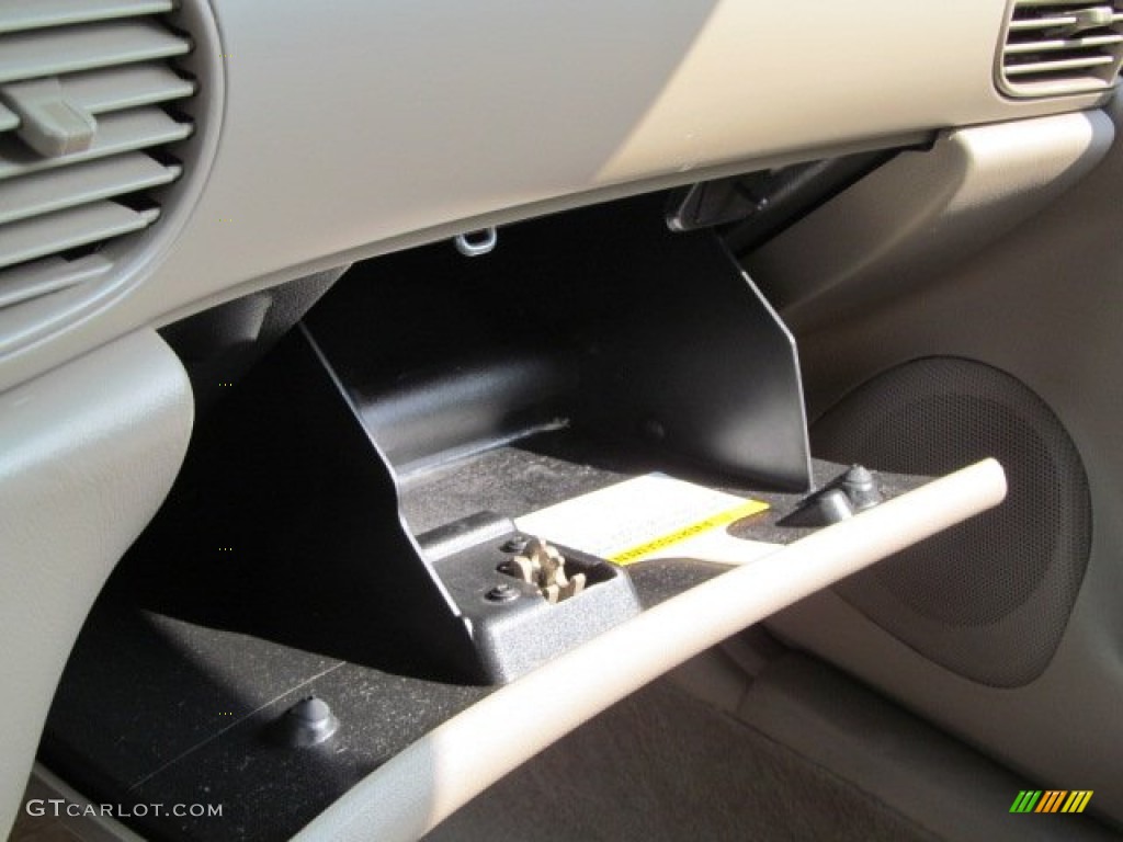 2003 Century Custom - Light Sandrift Metallic / Taupe photo #16