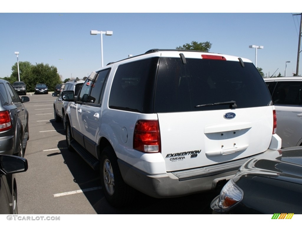 2003 Expedition XLT 4x4 - Oxford White / Flint Grey photo #3