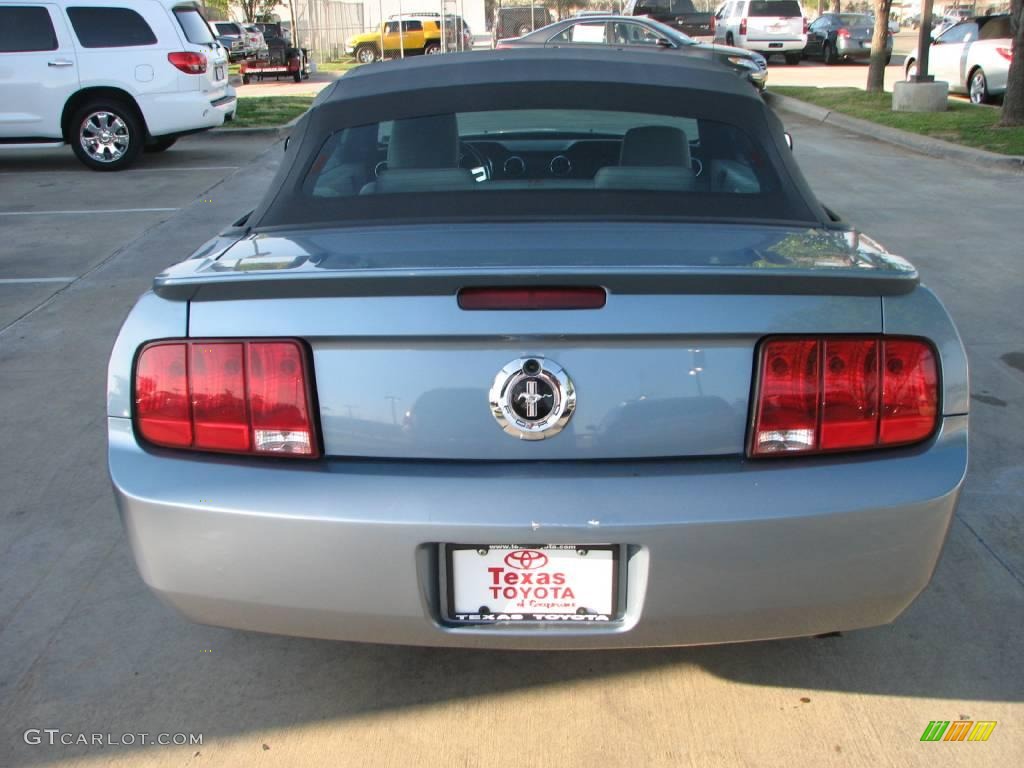 2007 Mustang V6 Premium Convertible - Windveil Blue Metallic / Light Graphite photo #4