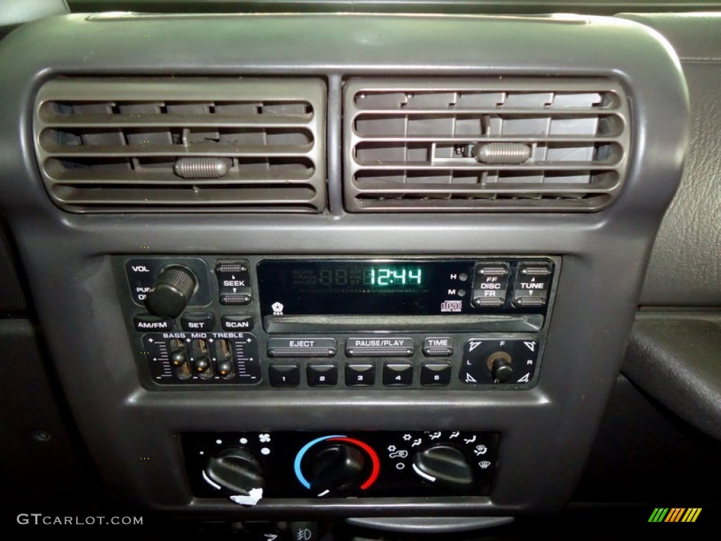 2000 Jeep Wrangler Sport 4x4 Audio System Photos
