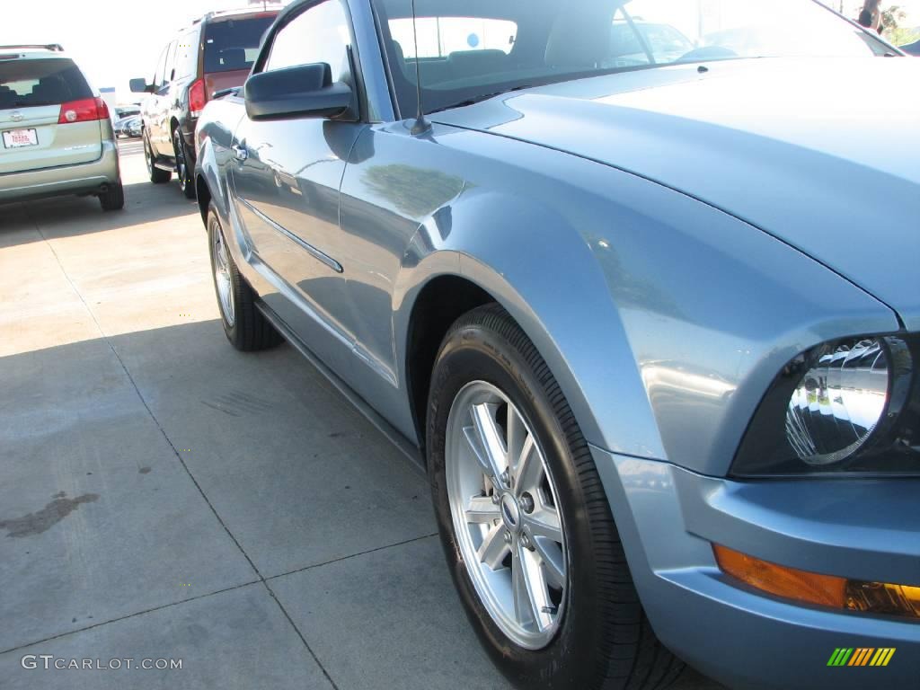 2007 Mustang V6 Premium Convertible - Windveil Blue Metallic / Light Graphite photo #8