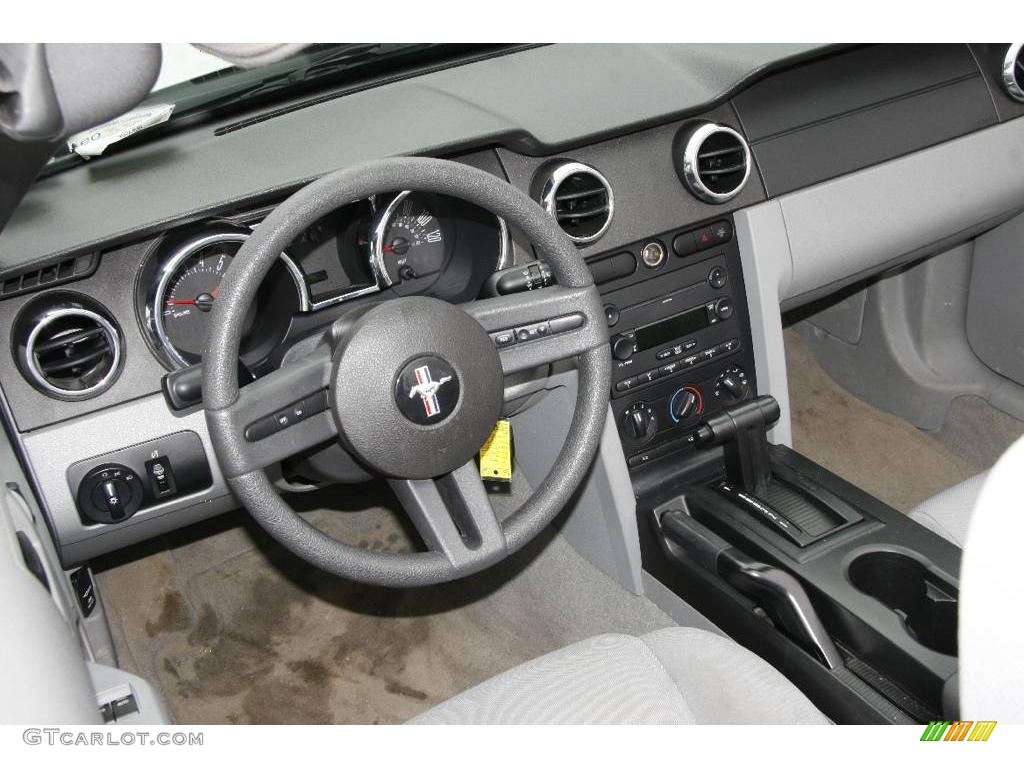 2007 Mustang V6 Deluxe Convertible - Performance White / Light Graphite photo #9