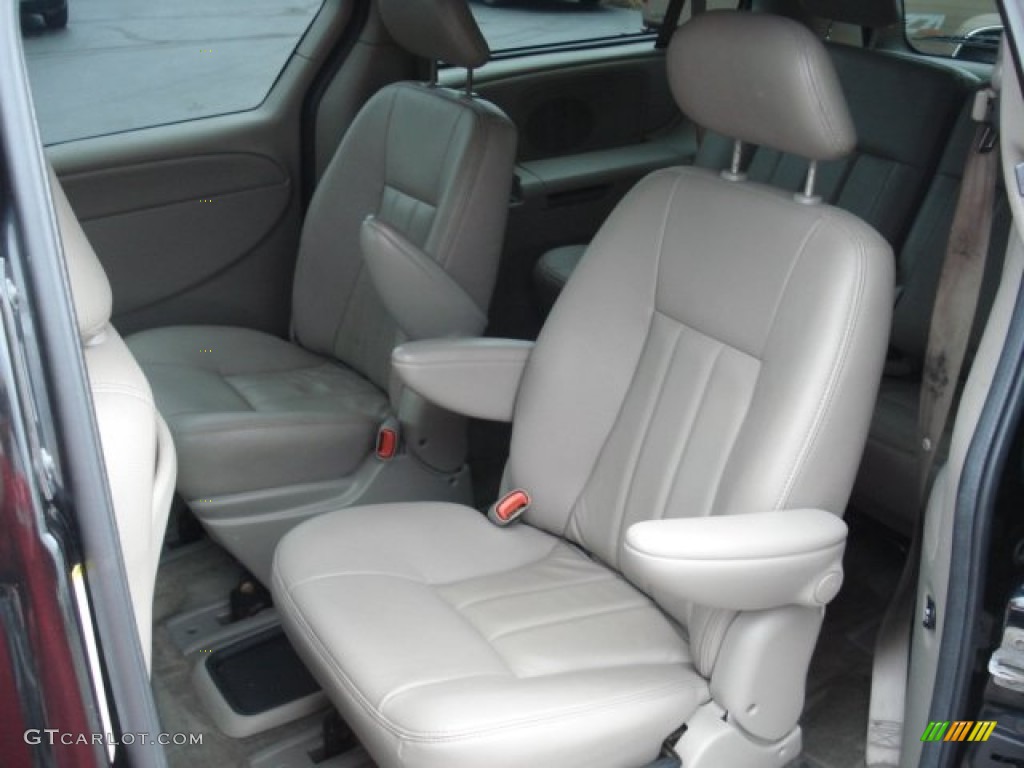 Taupe Interior 2003 Chrysler Town & Country LXi Photo #67056495