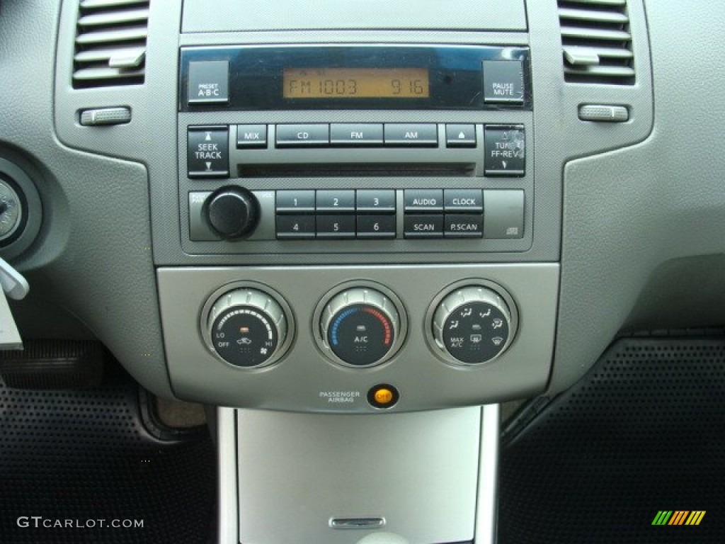 2005 Nissan Altima 2.5 S Controls Photo #67061729