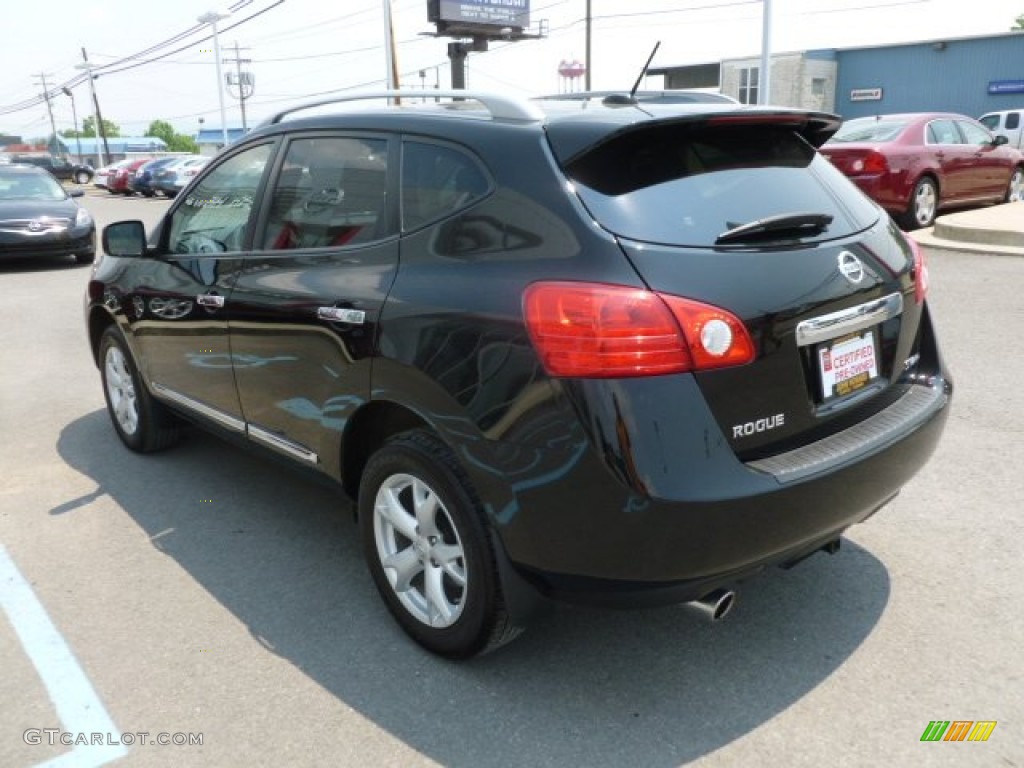 2011 Rogue SV AWD - Wicked Black / Black photo #9