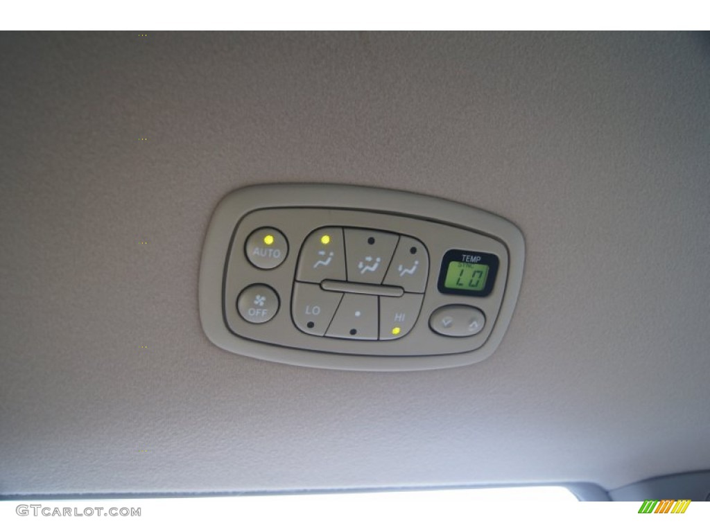 2007 Toyota Sienna XLE Controls Photo #67064913