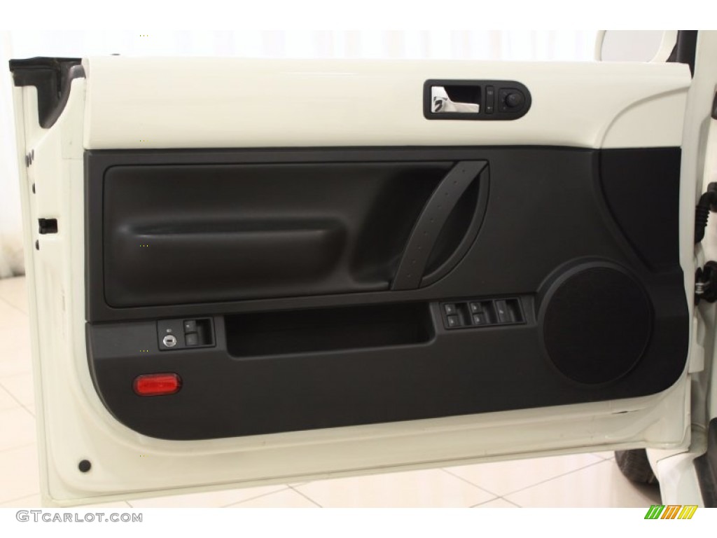 2007 Volkswagen New Beetle Triple White Convertible White Door Panel Photo #67066314