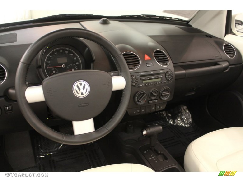 2007 Volkswagen New Beetle Triple White Convertible White Dashboard Photo #67066356