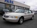1999 Ivory Parchment Tricoat Lincoln Continental  #6567988