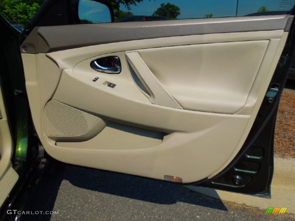 2010 Toyota Camry LE Bisque Door Panel Photo #67069404