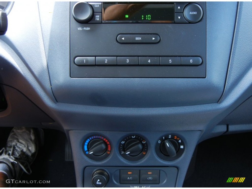 2012 Ford Transit Connect XL Van Controls Photo #67070690