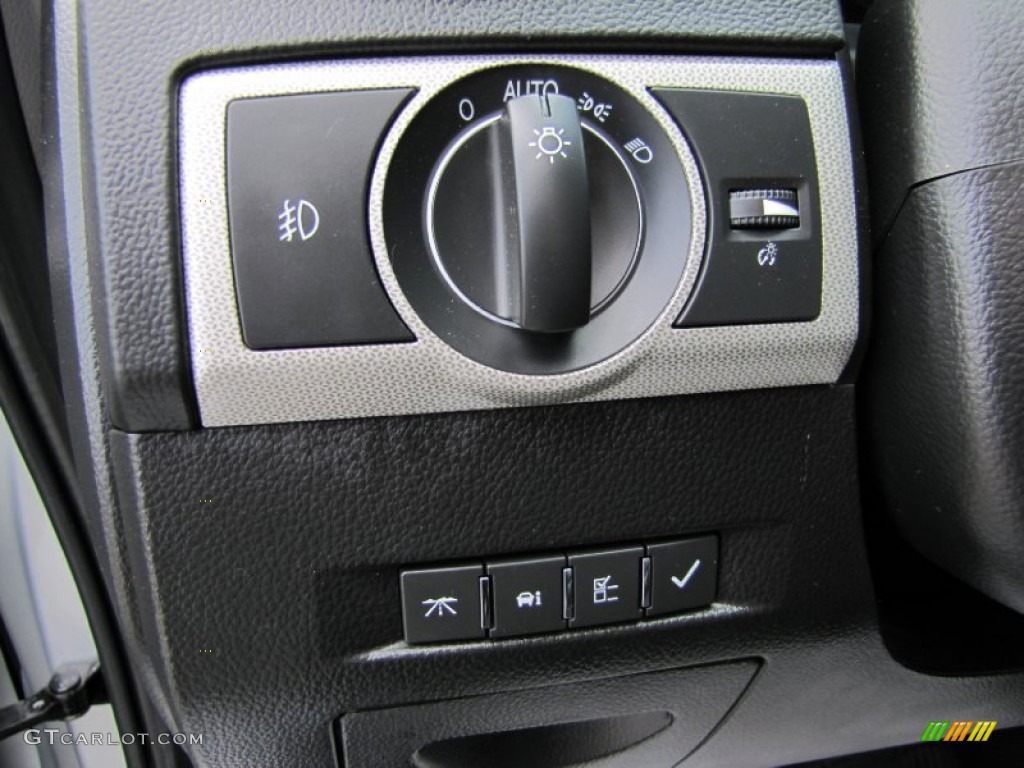 2012 Chevrolet Captiva Sport LTZ AWD Controls Photo #67070954