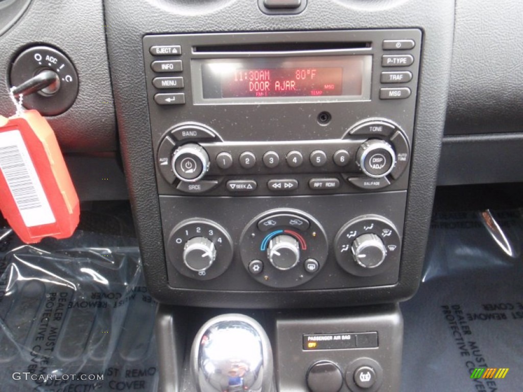 2008 Pontiac G6 V6 Sedan Controls Photo #67072426