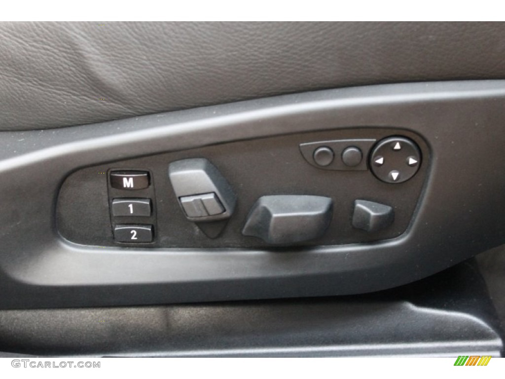 2010 BMW 5 Series 535i xDrive Sports Wagon Controls Photo #67074681