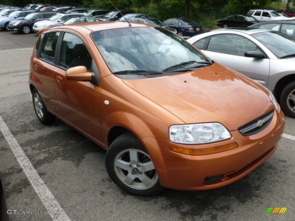 2006 Aveo LT Hatchback - Spicy Orange / Charcoal photo #1