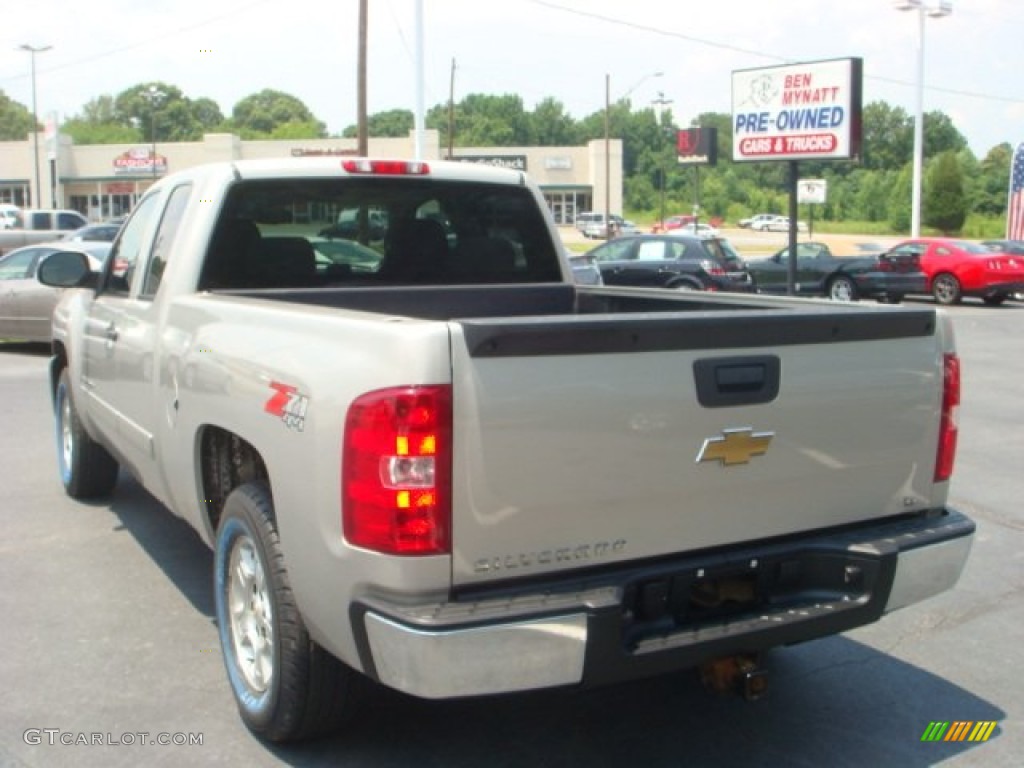 2008 Silverado 1500 LT Extended Cab 4x4 - Silver Birch Metallic / Light Cashmere/Ebony Accents photo #3