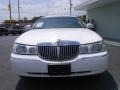 2002 Vibrant White Lincoln Town Car Signature  photo #4