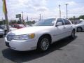 2002 Vibrant White Lincoln Town Car Signature  photo #5