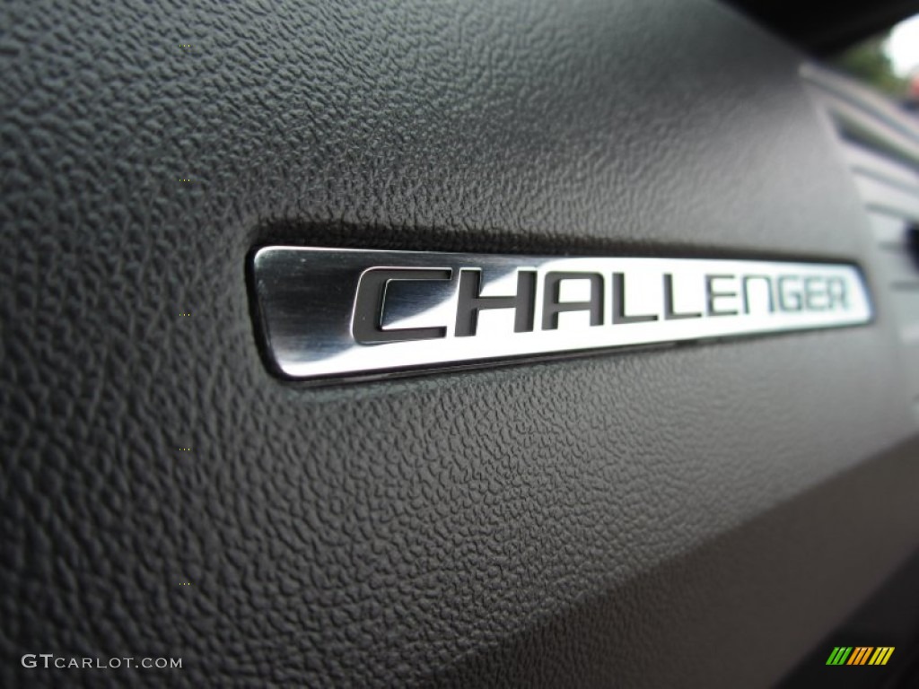 2010 Challenger R/T - TorRed / Dark Slate Gray photo #47