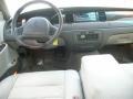 2002 Vibrant White Lincoln Town Car Signature  photo #13