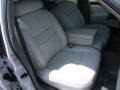 2002 Vibrant White Lincoln Town Car Signature  photo #17